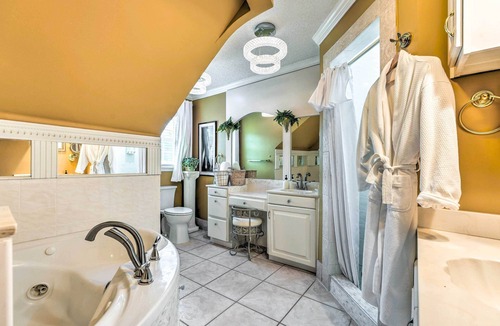 Whitehaven House | Spacious Memphis Home < 3 Mi to Graceland!