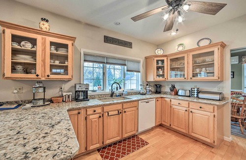 Gladstone House | Spacious Michigan Home w/Private Hot Tub