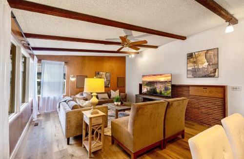 Meridian Park House | Spacious Mid Century Modern Sunroom Rambler