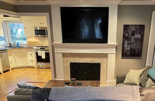 Tulsa House | Spacious Midtown 4 bedroom, 3 bath house with private yard. Close to Expo Center