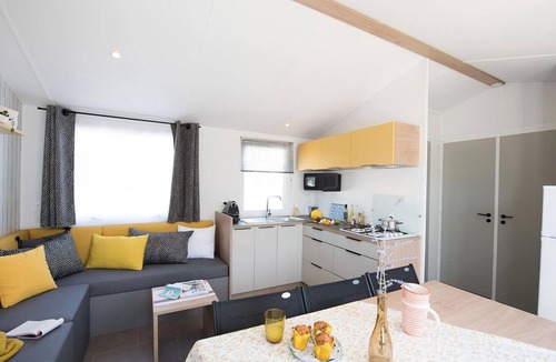 Saint-Jean-de-Monts House | Spacious mobile home with terrace for 8 people
