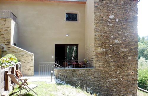 Saint-Paul en Jarez Cottage | Spacious modern accommodation with wifi and terrace