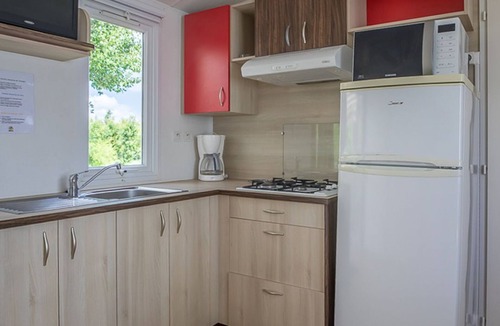 Puyravault House | Spacious mobile home with terrace for 8 guests