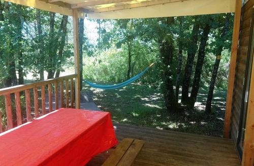 Devillac House | Spacious mobile home with terrace in Dévillac