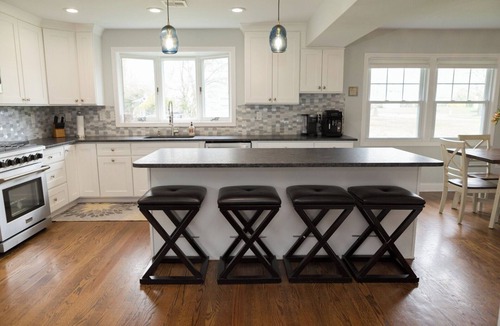 West Freehold House | Spacious Modern Home in West Freehold