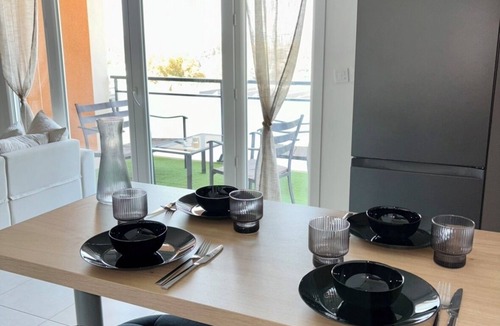 Bourgoin-Jallieu Apartment | Spacious, modern apartment