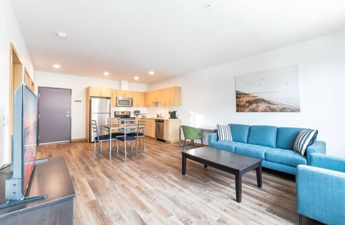 Downtown Apartment | Spacious Modern 1BR 1BA | Downtown Redmond - 2