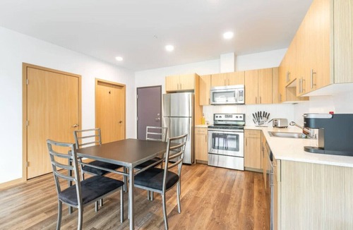 Downtown Apartment | Spacious Modern 1BR 1BA | Downtown Redmond - 2