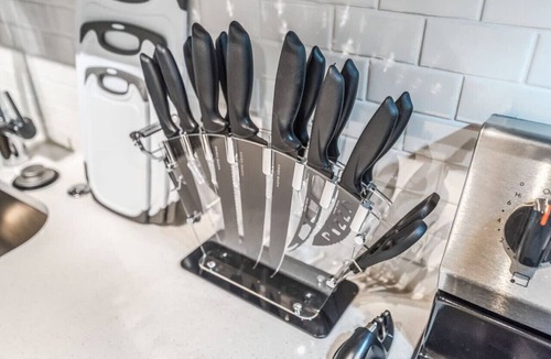 Downtown Apartment | Spacious Modern 1BR 1BA | Downtown Redmond - 2