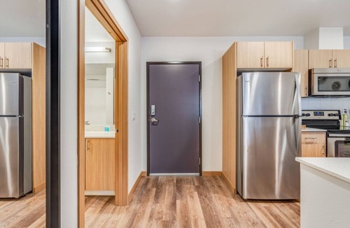 Downtown Apartment | Spacious Modern 1BR 1BA | Downtown Redmond - 2