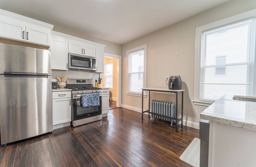 New Britain Apartment | Spacious Modern 2-Bedroom - New Furniture & Garage Parking