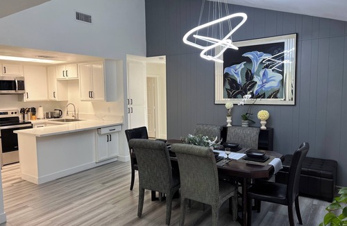 Fair Oaks House | Spacious, Modern, 2 Bedroom 2 Bathroom House