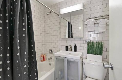 Indian Village Apartment | Spacious & Modern 2BR Apartment - Algonquin 06-008E