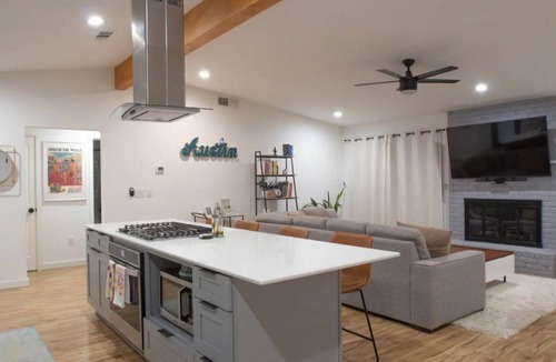 Windsor Hills House | Spacious Modern 3BD/2BA 10-min drive to DT/Domainn