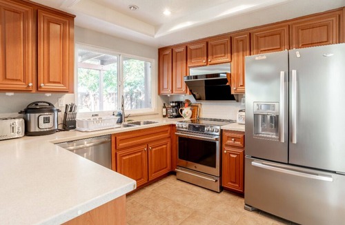 Ardenwood House | Spacious modern 4B2B house-W/D-Parking-foosball