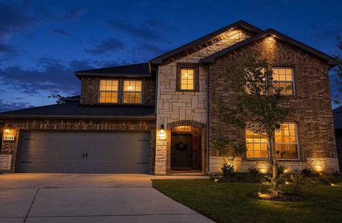 Forney House | Spacious Modern 4BR Home Sleeps 8+ Near Dallas