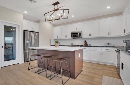 Lathrop House | Spacious & modern 5-bedroom home in peaceful Lathrop