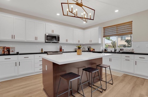 Lathrop House | Spacious & modern 5-bedroom home in peaceful Lathrop