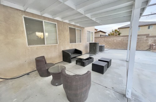 Lancaster House | Spacious Modern 8BR 4BA, Garage, Laundry, Sleep 16