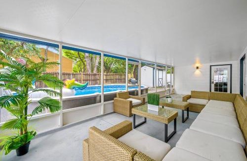 Lake Magdalene House | Spacious, Modern and Fully Updated Gorgeous Home