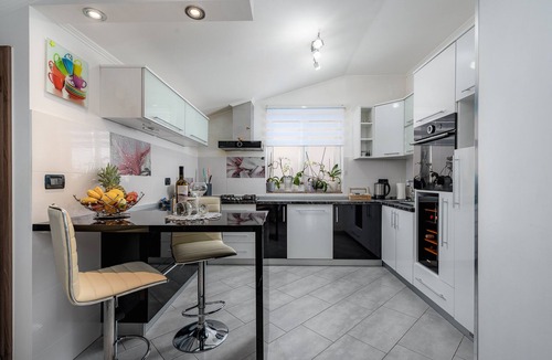 Murine Apartment | Spacious, modern apartment with two bedrooms - Danijela