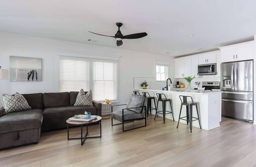 Metropolitan Apartment | Spacious Modern Apt| 2BD/2BA| Near Forsyth Park