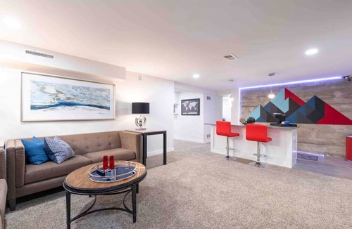 Southeast House | Spacious, Modern & Central 2 Bed/2 Bath by DU