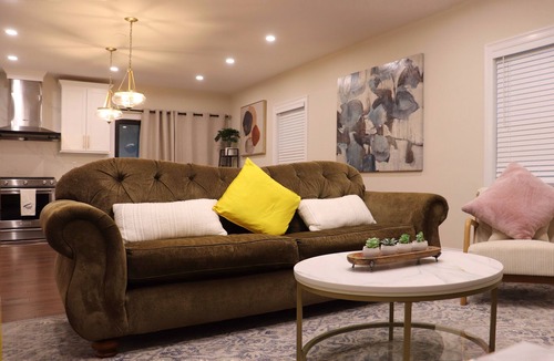 Quincy House | Spacious, Modern, Comfy close to Boston and Beach