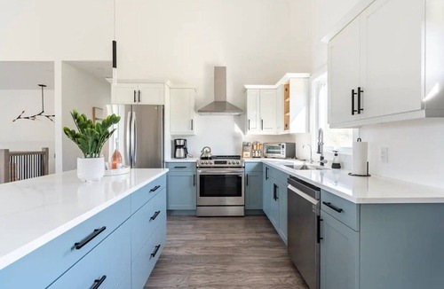 Colpoys Bay Cottage | Spacious modern cottage with incredible views in the Bruce Peninsula