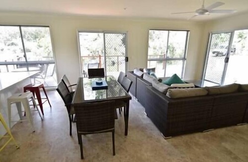 Boreen Point Apartment | Spacious, modern designed private apartment