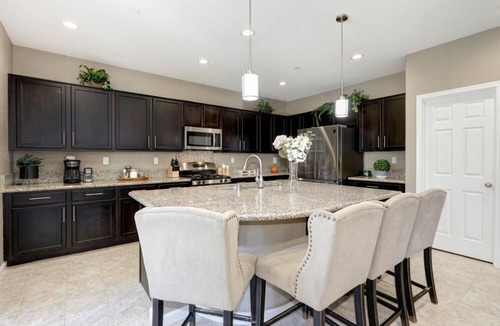 Elk Grove House | Spacious modern family home - Self check-in