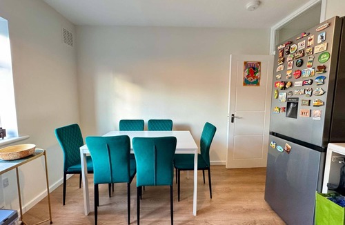 Ealing Apartment | Spacious & Modern 1-Bed Flat near Ealing