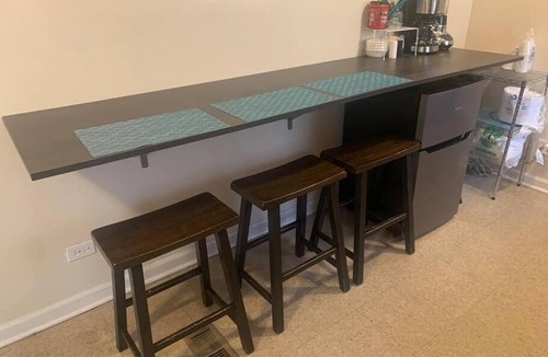 Calumet City House | Spacious Modern Getaway Mins From Major Retail