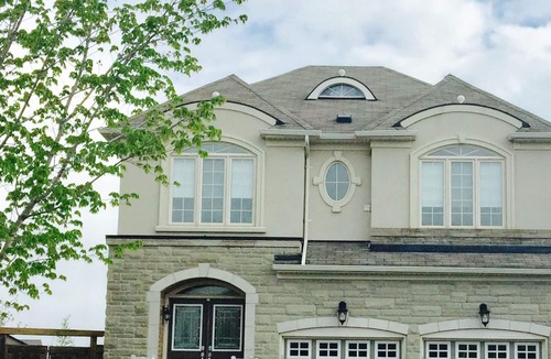 Richmond Hill House | Spacious + Modern House