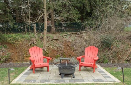 West Freehold House | Spacious Modern Home in West Freehold