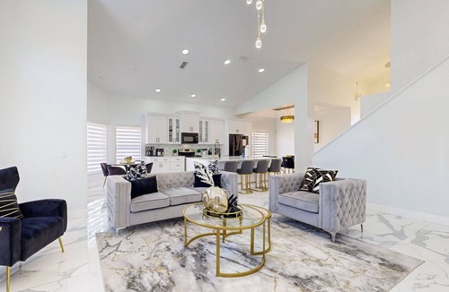 Lake Davenport Estates House | Spacious modern home with enclosed pool, patio, and gas grill