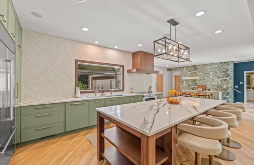 New Irving Park House | Spacious modern home