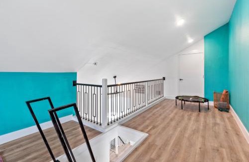 Garden Oaks House | Spacious, modern home with loft, 15 minutes from Downtown Houston