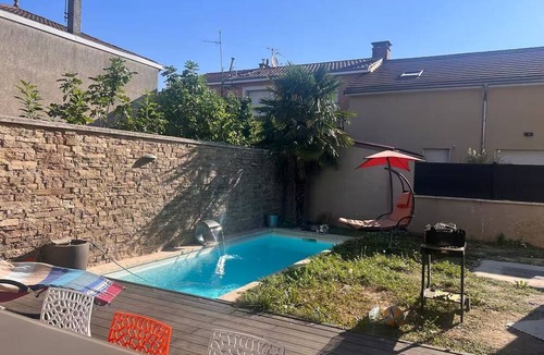 Buers House | Spacious modern house with swimming pool