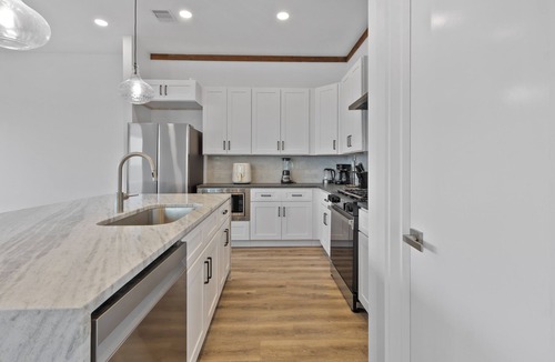 Garden Oaks House | Spacious, modern house with loft, 15 min from Downtown Houston