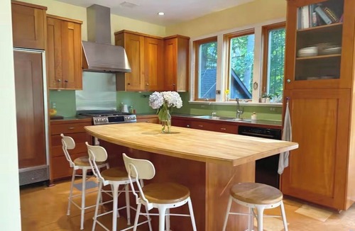 Charlevoix House | Spacious Modern Light Filled Oasis
