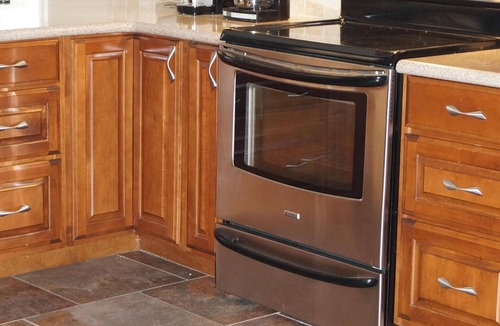 Leisure Land House | Spacious & Modern! Luxury Lakefront Getaway! WIFI included. NEW boat dock