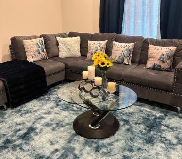 St. Catharines Apartment | Spacious Modern Niagara Getaway 3BR Vacation Home