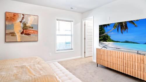 Normal House | Spacious Modern Retreat Near Downtown EV