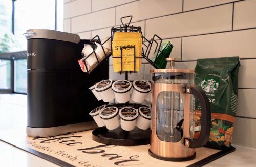 Picnic Point-North Lynnwood House | Spacious Modern Retreat w Game Room and Yard