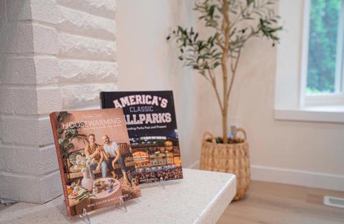 Picnic Point-North Lynnwood House | Spacious Modern Retreat w Game Room and Yard