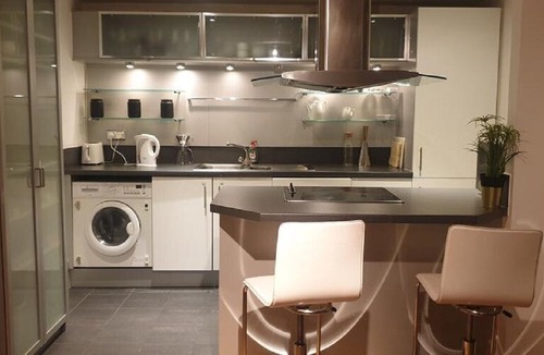 St. Mary's Park Apartment | Spacious Modern Riverside Apartment Overlooking the Thames