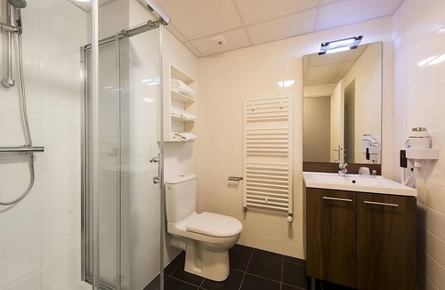 Dijon Hotel | Spacious, Modern Stay Ideal for Academic Dijon Visits | Suite w/Kitchenette