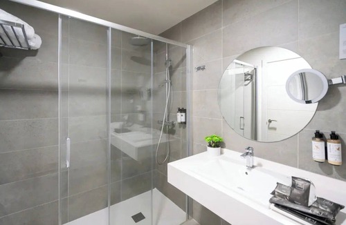 Castanos Hotel | Spacious Modern Suite w/Balcony + Natural Light in Bilbao Center