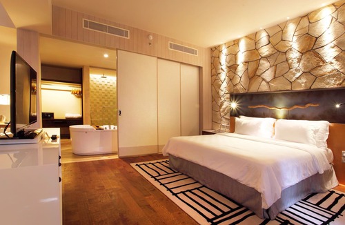North Legian Hotel | Spacious Modern Suite with Free Minibar Items (T Sand Suite27)